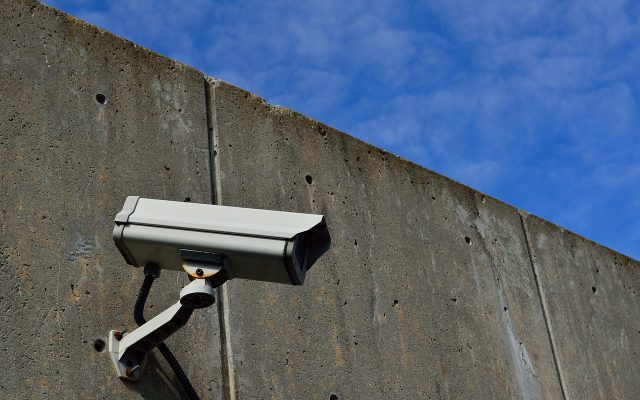 Installateur vidéosurveillance entreprise : devis, conformité et