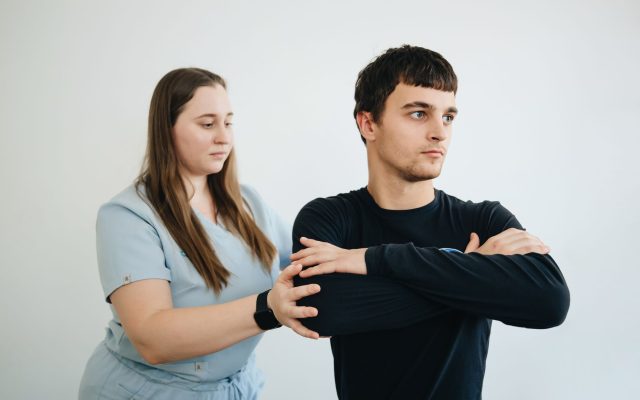 Hand tracking en rééducation : ce que la caméra mesure vraiment
