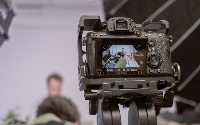 IA et surveillance : quand l&rsquo;erreur conduit à l&rsquo;incarcération d&rsquo;innocents