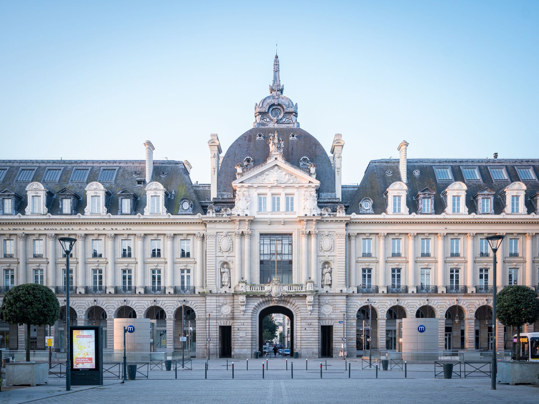 Les entreprises face à l'obligation de consulter le CSE pour l'IA : un tournant en octobre 2026