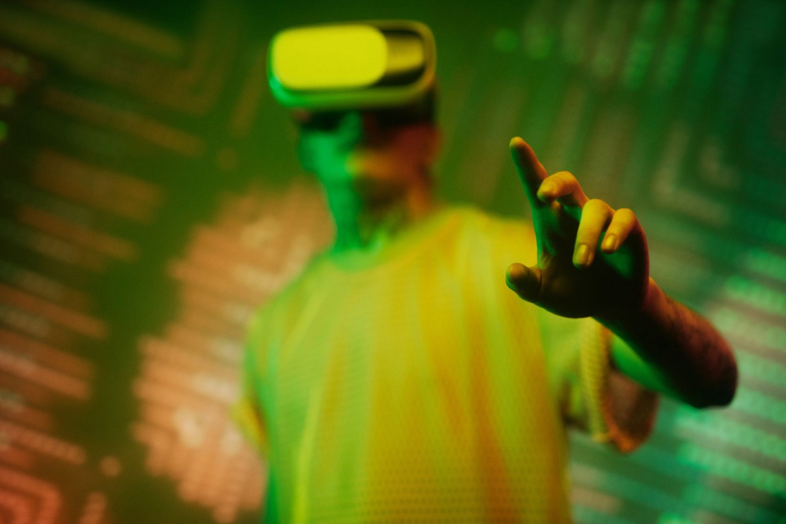 Gros plan sur un capteur infrarouge intégré à un casque de réalité virtuelle