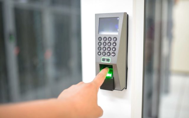 Pointeuse biométrique en entreprise : guide pratique et juridique